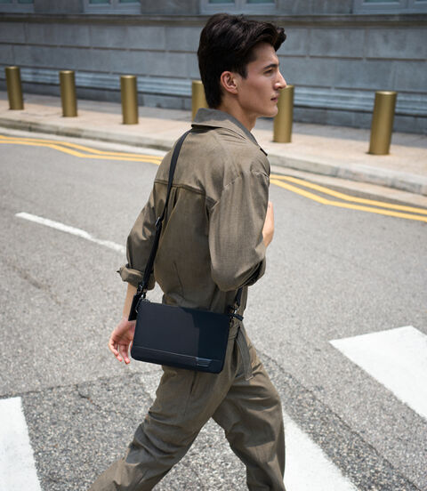 Tumi TUMI HARRISON BARDIN CLUTCH  lifestyle | TUMI