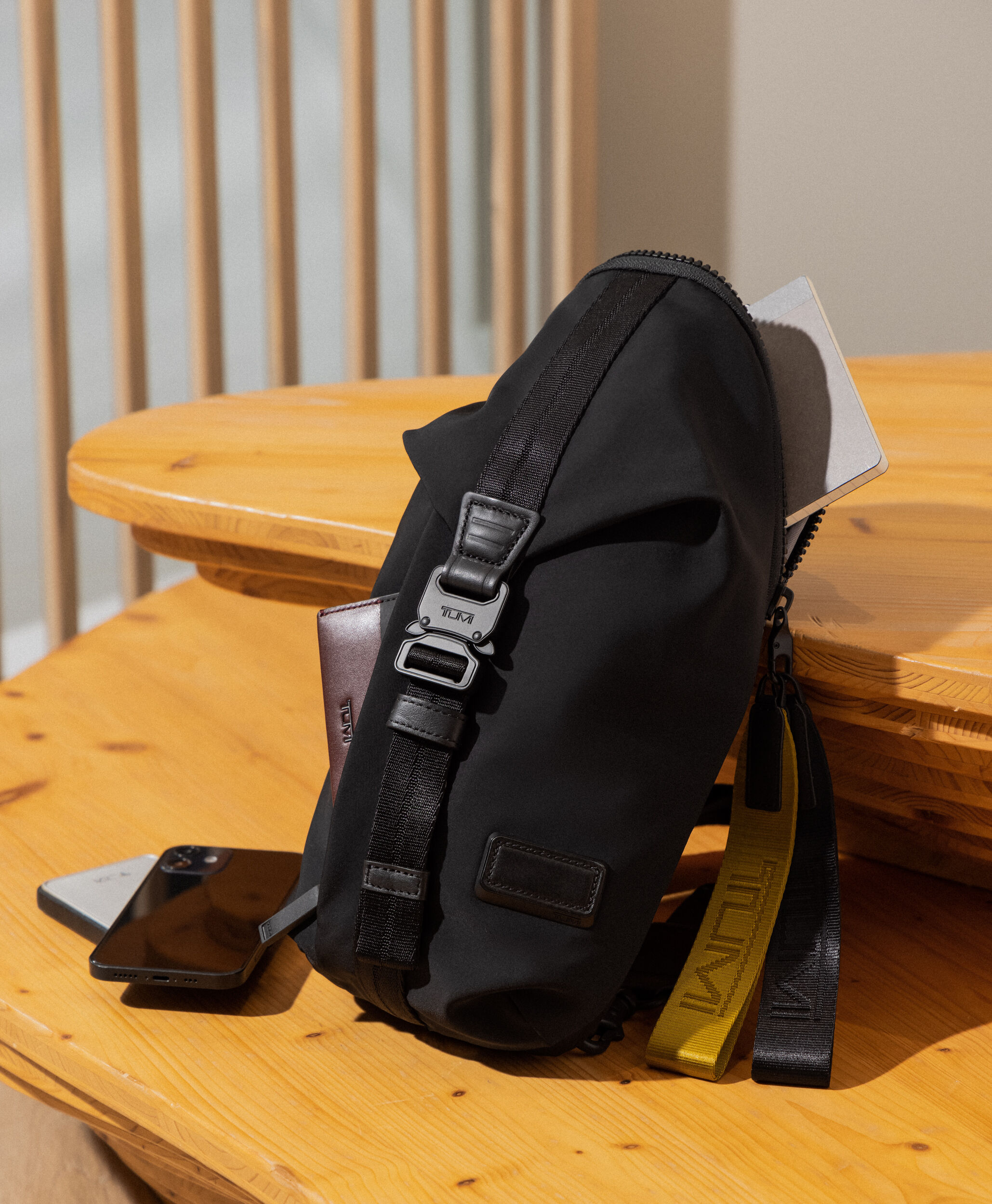 tumi tahoe bozeman sling