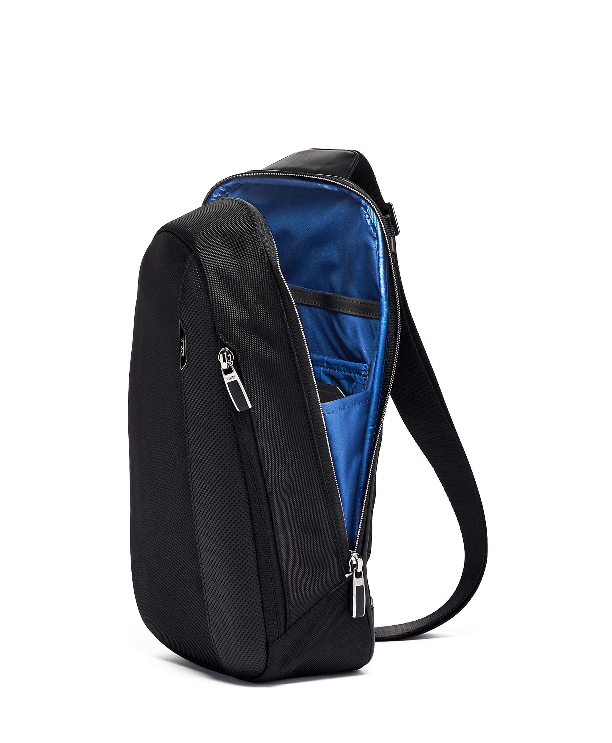Martin Sling in Black | Arrivé | TUMI Malaysia Martin Sling in Black | Arrivé | TUMI Malaysia