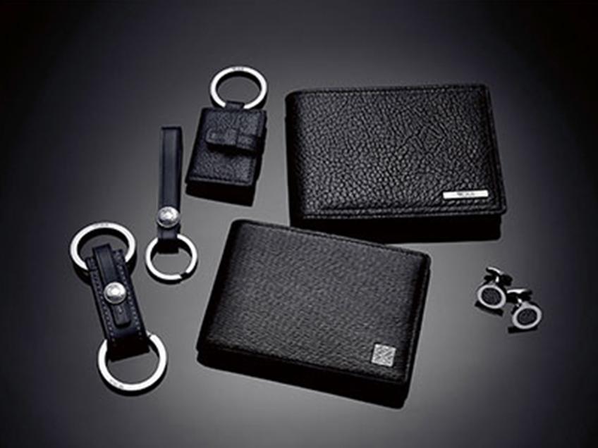Tumi outlet brand origin